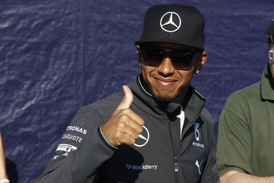 Lewis Hamilton po úspěšně kvalifikaci neskrýval radost.