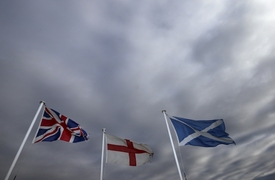 Británie zažívá šok kvůli rostoucí podpoře samostatného Skotska.