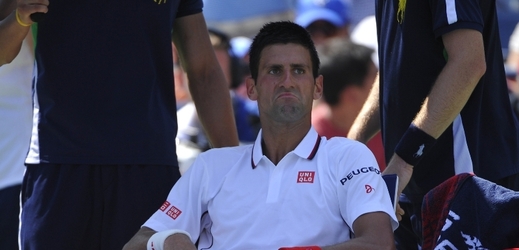 Světová jednička Novak Djokovič se nečekaně rozloučil na US Open už v semifinále.