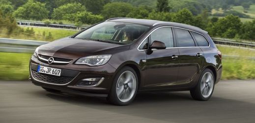 K pronájmu bude i Opel Astra ST, oblíbený kombík.