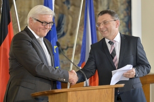 Německý ministr zahraničí Steinmeier a jeho český kolega Zaorálek.