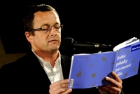 Michal Viewegh bude jedním z hostů autorských čtení festivalu Čtení ve vlaku.