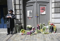 Vchod bruselského židovského muzea po tragédii.