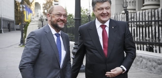 Předseda Evropského paralmentu Schulz a ukrajinský prezident Porošenko.