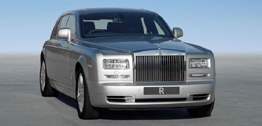 Rolls-Royce Phantom bude vozit zákazníky luxusního komplexu.
