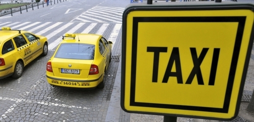 Taxikářům zakážou používat podvodné taxametry.