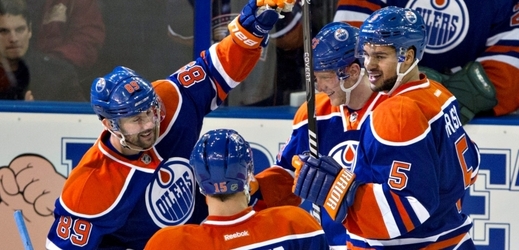 Hokejistům Edmontonu Oilers bude pomáhat olympijský vítěz v krasobruslení David Pelletier.