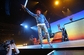 Pharrell Williams komunikuje se svými fanoušky při koncertě v O2 areně. Foto: Karel Šanda.