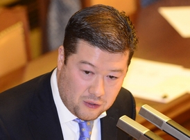 Tomio Okamura návrh označil za populistický.