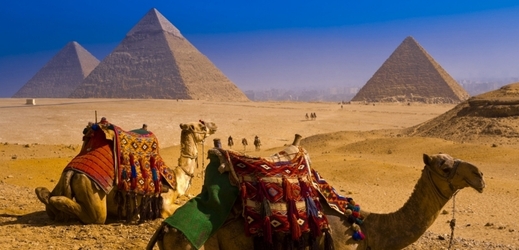 Pyramidy v Gíze jsou významnou historickou památkou. 