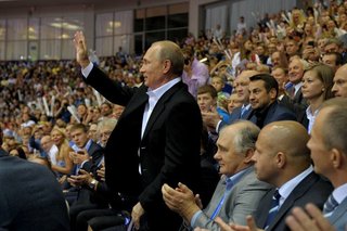 Putin je na vrcholu popularity. Na snímku na světovém šampionátu v judu v Čeljabinsku.