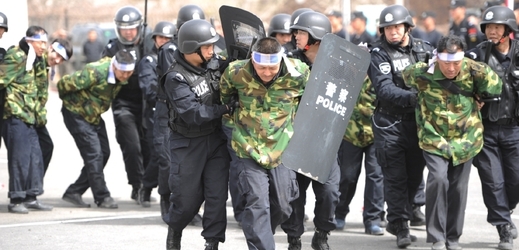 Zásah proti ujgurským aktivistům v Urumči.