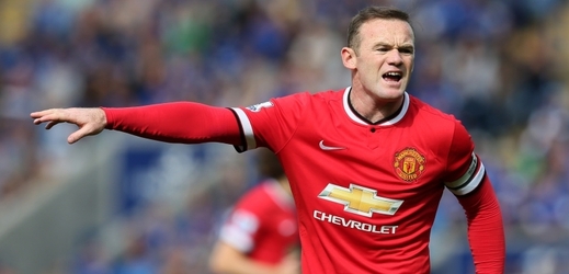 Wayne Rooney si zvyká na novou roli.