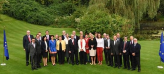 Členové nové Junckerovy komise.