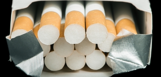 Nepromyšlené zvyšování cen, třeba cigaret, může vést k nárůstu organizovaného zločinu, tvrdí italský profesor Ernesto Savona (ilustrační foto).