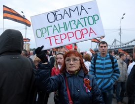 Lidé zároveň vyjádřili podporu politice Vladimira Putina.