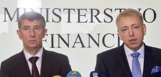 Ministr financí Andrej Babiš (vlevo) a ministr vnitra Milan Chovanec.