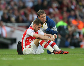 Aaron Ramsey musel kvůli zranění stehenního svalu odstoupit z víkendového zápasu s Tottenhamem.