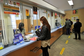 Podle ministra vnitra tratí Česká pošta na provozu sítě poboček 2,4 miliardy korun ročně.