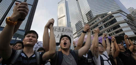 V Hongkongu demonstrují hlavně mladí. Pro Peking tím hůře.