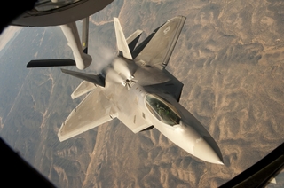 Na islamisty útočí i americké F-22.