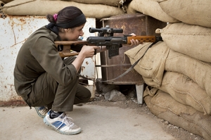 Kurdská odstřelovačka.