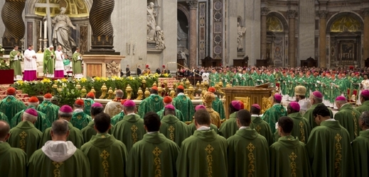Ve Vatikánu oficiálně začala dvoutýdenní biskupská synoda věnovaná otázkám rodiny a sexuality.