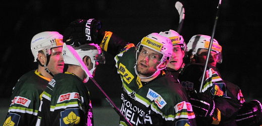 Hokejisté Karlových Varů porazili Kometu Brno vysoko 4:1.