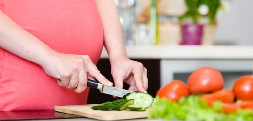 Zdravá strava a pohyb mohou pomoci předejít těhotenské cukrovce.