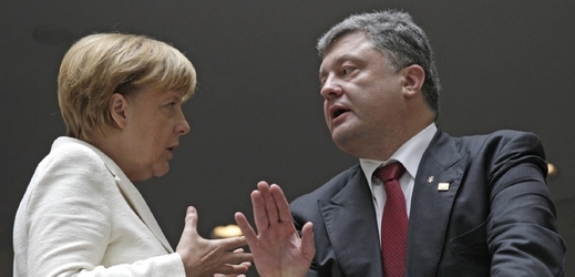 Petro Porošenko s Angelou Merkelovou.