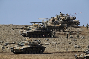 Turecké tanky u hranice se Sýrií.