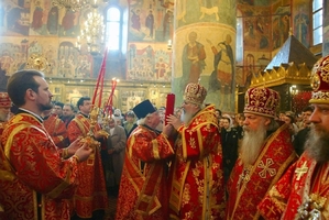 Ruský patriarcha Alexej II. (zemřel 2008) v chrámu v moskevském Kremlu.