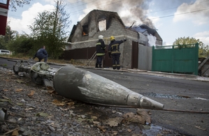 Střela odpálená ukrajinskou armádou. Zničila obytný dům v Doněcku.