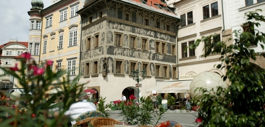 Dům U Minuty na pražském Staroměstském náměstí, kde se restaurace nachází.