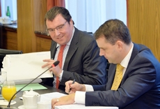 Guvernér ČNB Miroslav Singer (vlevo) a viceguvernér Mojmír Hampl.