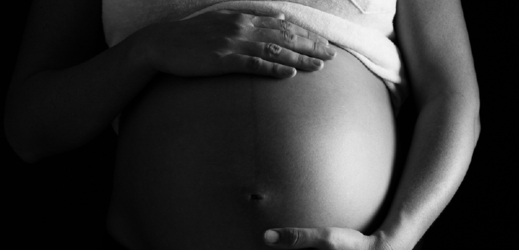 Žena, kterou připravila rakovina o oba vaječníky, má šanci mít dítě (ilustrační foto).