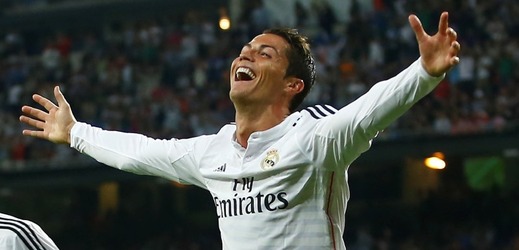Nejlepší fotbalista světa za minulý rok Cristiano Ronaldo zůstane v Realu Madrid až do konce své kariéry ve čtyřiceti letech.