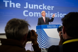 Europarlament by měl Junckerovu komisi potvrdit ve funkci 22. října.