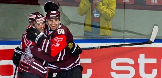 Hokejisté Sparty se v osmifinále play-off Ligy mistrů utkají se švédským Linköpingem, za který hraje i talentovaný český útočník Jakub Vrána.