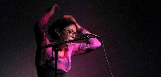 Americká performerka Laurie Ama.