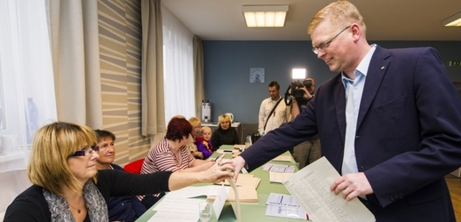 Vicepremiér a předseda KDU-ČSL Pavel Bělobrádek odevzdal  v Náchodě svůj hlas v komunálních volbách.