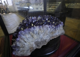 Mineralogicko-petrologická expozice v Národním muzeu.