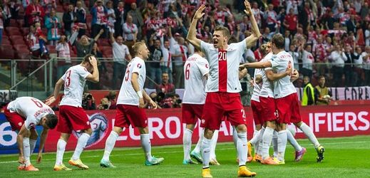 Radost polských fotbalistů z výhry nad favorizovaným Německem.