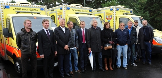 Křest nových sanitních vozů za účasti známých osobností se uskutečnil 19. září 2013 v centrálním parku Pankrác.