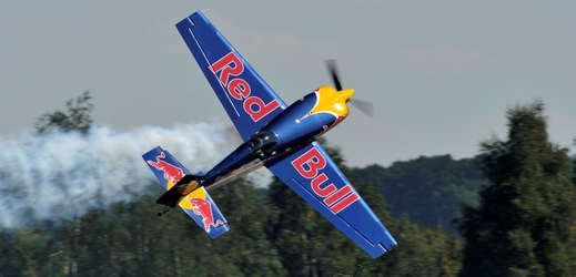 Akrobatický pilot Martin Šonka obsadil v předposledním závodu seriálu Red Bull Air Race v Las Vegas osmé místo. 