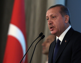 Erdogan tvrdí, že noví Lawrenceové z Arábie chtějí destabilizovat Turecko.