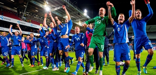Islandští hráči překvapují fotbalovou Evropu.