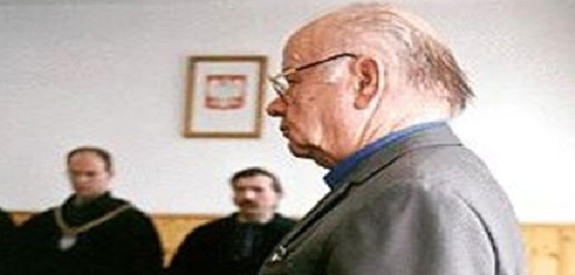 Stalinistický prokurátor Krzyžanowski před soudem.