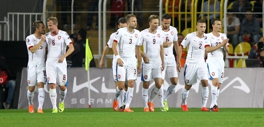 Fotbaloví experti Josef Pešice a Günter Bittengel jsou nadšeni z dosavadního účinkování české reprezentace v kvalifikaci o postup na mistrovství Evropy. 