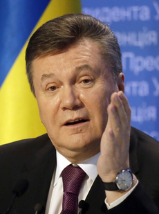 Vláda v Kyjevě by státní správu od Janukovyčových lidí ráda očistila do února.